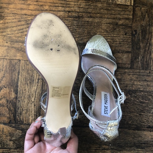 Steve Madden Isolate Silver Heels - Picture 5 of 6